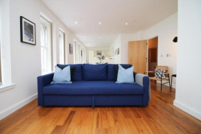 No 2 Under the Clock by SSW - 2BR, right in the City Centre, Sleeps 6